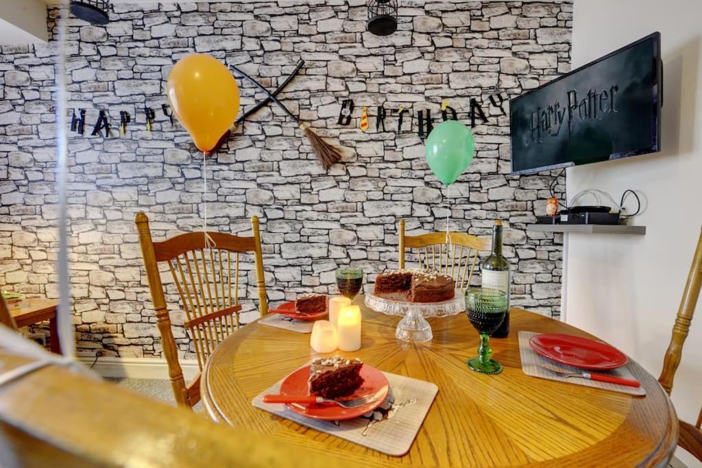 Ferienwohnung Hagrid'S Hut Watford  Exterior foto
