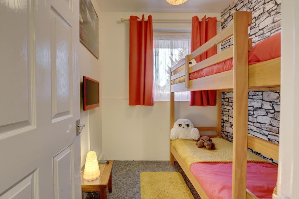 Ferienwohnung Hagrid'S Hut Watford  Exterior foto