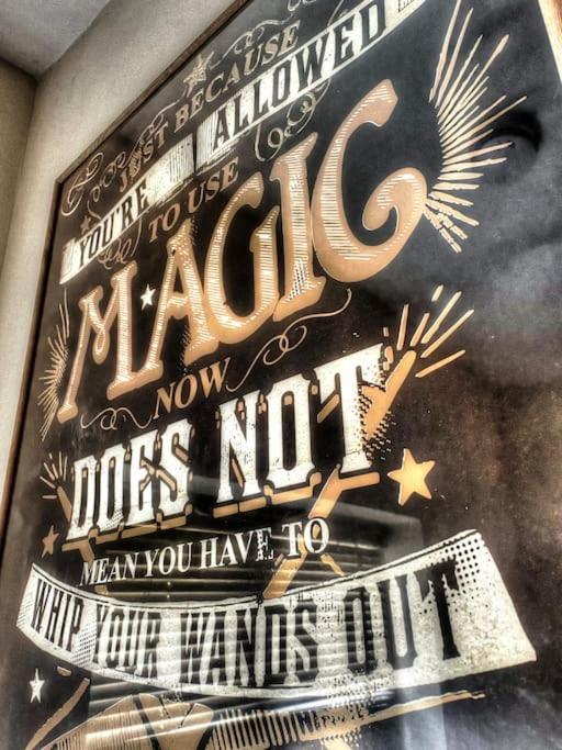 Ferienwohnung Hagrid'S Hut Watford  Exterior foto